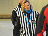 Elisabeth Kotnig, macht den Schiedsrichter.